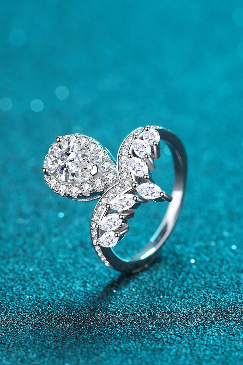 'Sparkling Pear' Moissanite Ring